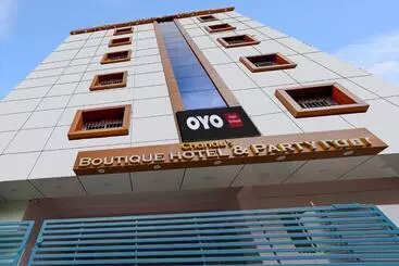 Fabhotel Chandu S Boutique   Nr Bus Stand