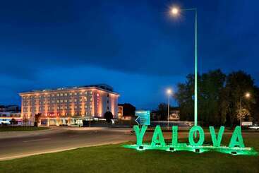 Отель Ramada By Wyndham Yalova