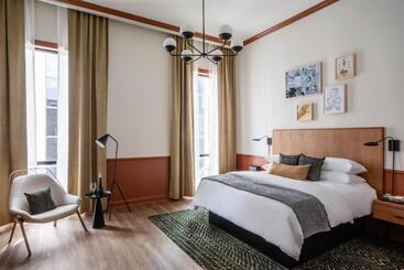 Albergue Copper Vine Wine Pub & Inn