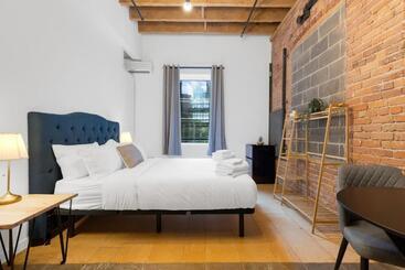 Общежитие The Little Prince Rooms Old Montreal