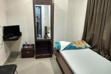 Pension  Lemonhouse Tarun Nagar