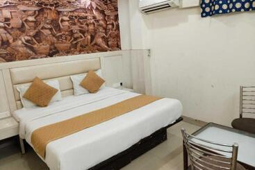 호텔 Del Fox Holidays At 5 Minute Vfs New Delhi