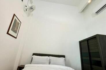 Pensió Ferringhi Inn 51