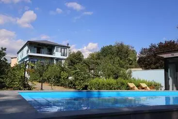 Majatalo Saguramo Bliss