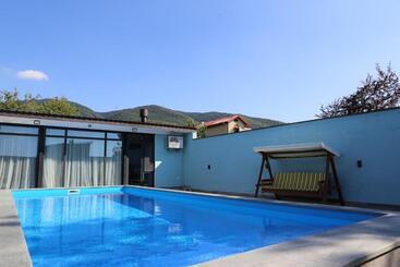 Panzió Saguramo Bliss