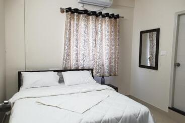 Hotel Super Collection O Niladri Road Formerly Sniv Inn