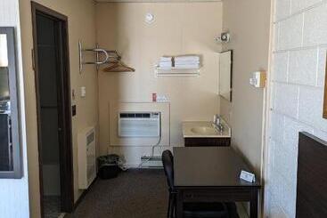 Paradise Falls Motel & Liquor Llc