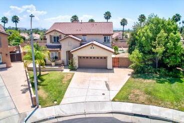 Aamiaismajoitus (B&B) Cozy Villa In Murrieta