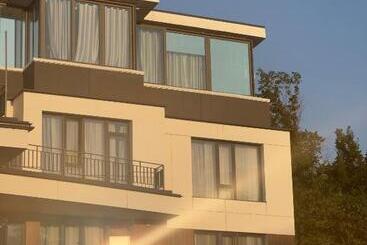 هتل Inn Ozz Almaty