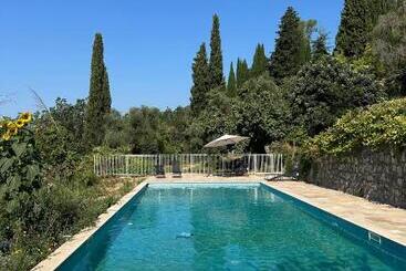 פנסיון La Dolce Vita Montauroux