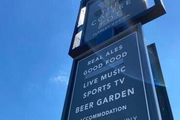 Bed and Breakfast Coffee Pot Yardley Gobion