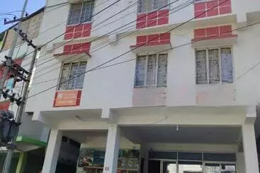 Hotel The Executive Inn