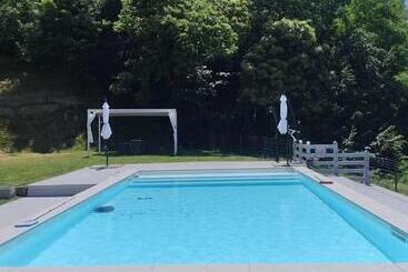 Aamiaismajoitus (B&B) Borgo Doccia 905