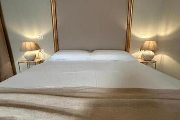 ベッドアンドブレックファースト Notus Rooms