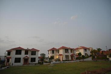 Hotel Orchha Club And Resort   Ocr