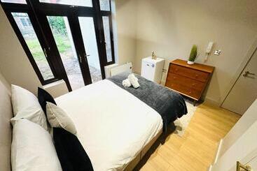 פנסיון Lovely En Suite, Top Location In London
