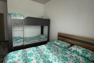 پانسیون Nomad  Guest House