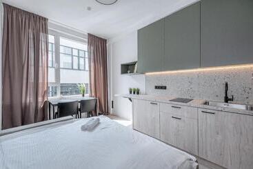 P One Apartments   Self Check In