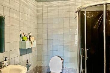 بنسيون Nino S Guest House