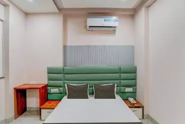 Hotel Oyo Dmk
