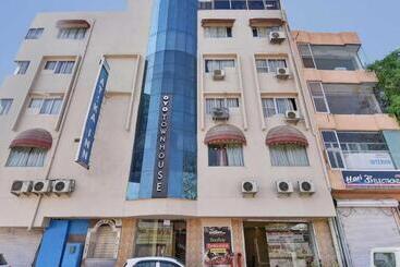 Hotel Super Townhouse Fateh Sagar Formerly Vatika Inn