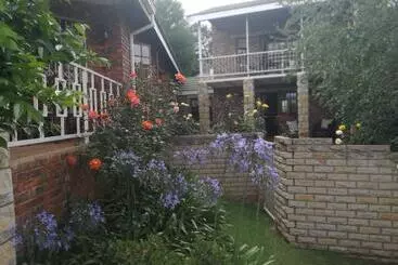 ペンション Clarens Cottages