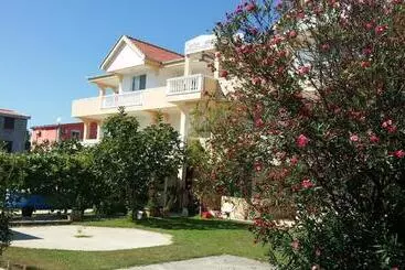 هتل آپارتمان Villa Smokva