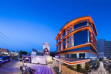 호텔 Benzz Park Vellore