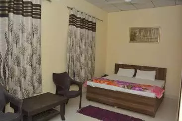 The Rock Heaven Resort, Lansdowne