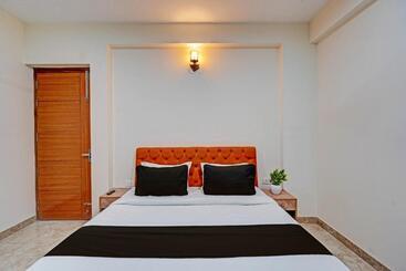 Hotel Super Collection O The Royal Grand