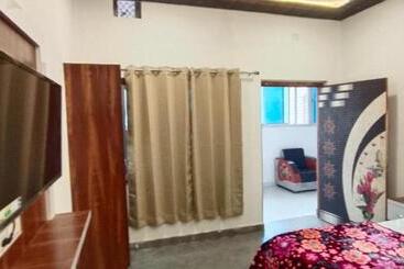 Hotell Ram Krishna Palace Ayodhya Near Shree Ram Temple And Hanuman Garhi Comfortable Stay