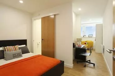 ユースホステル Keele House