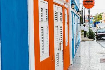 هتل Bed & Bike Curacao