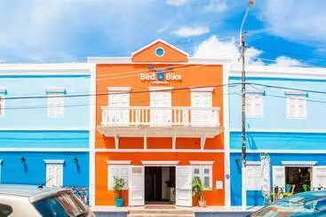 هتل Bed & Bike Curacao