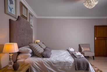 Bed and Breakfast La Vida Luka Luxury Guesthouse