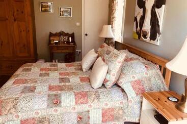 Bed and Breakfast Tresillian House