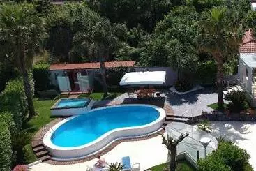 Aamiaismajoitus (B&B) Villa Soraya