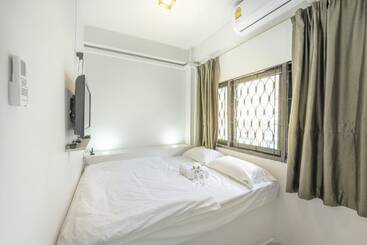 Sloth Hostel Khaosan