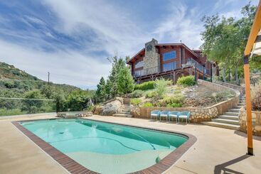 Mökkimajoitus Alpine Log Cabin On 27 Acres W/ Hiking Trails!