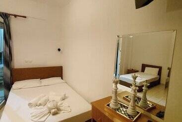 Aparthotel Helios In Olympus House Vacation Studios