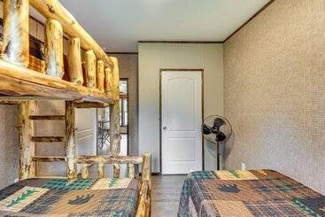 Сельский дом 4 Mi To Lake Francis: Peaceful Pittsburg Home