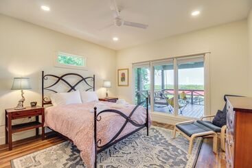 بيت ريفى Tennessee Farmhouse Retreat W/ Wraparound Deck!