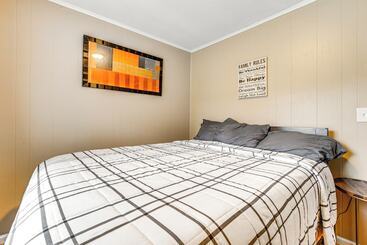 コテージ Charming Wilmington Home W/ Large Yard & Grill!