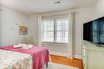 بيت ريفى Elizabeth City Abode W/ Fenced Yard, Near Downtown