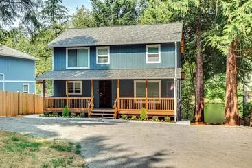 Landhus Lakefront Gig Harbor Home W/ Deck & Views