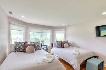 Сельский дом Spacious Maryland Home On Private 2 Acre Property