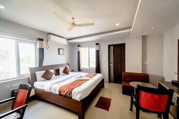 Goroomgo Hotel Shivangi Puri