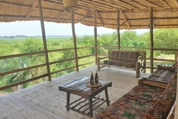Hornbill Bush Lodge