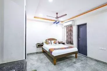 ホテル Fabexpress Sri Lakshmi Residency