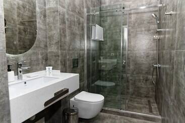 تختخواب و صبحانه Aston